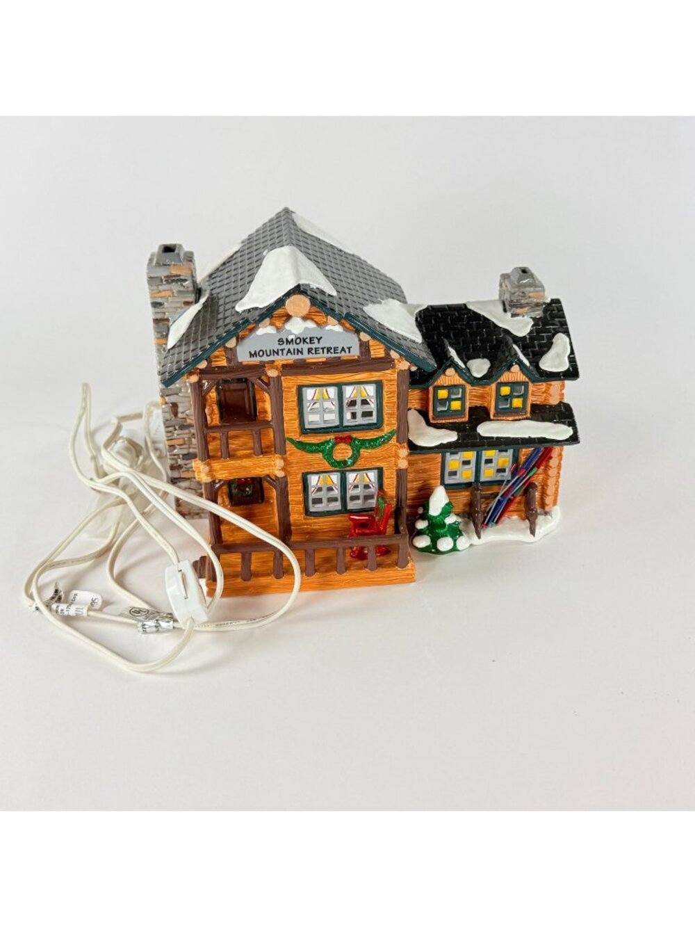 Dept 56 Smokey Mountain Retreat 54437 Snow Village Lighted Christmas House
